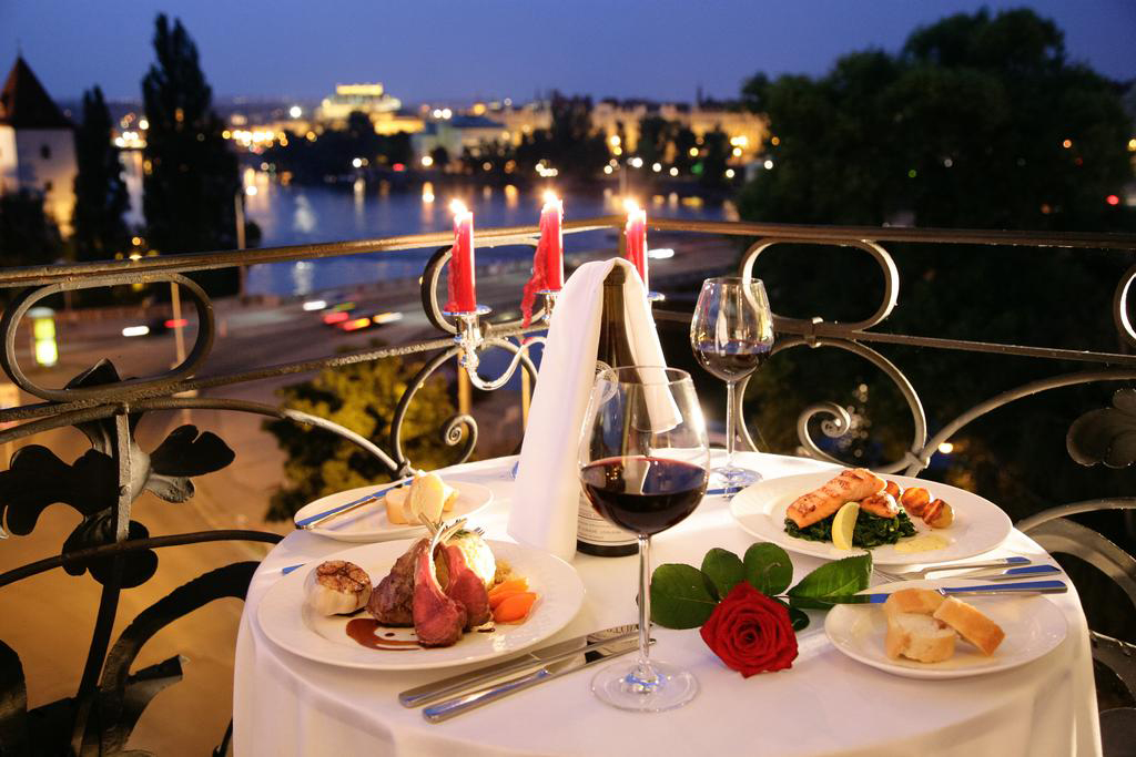 Riverside MaMaison Hotel